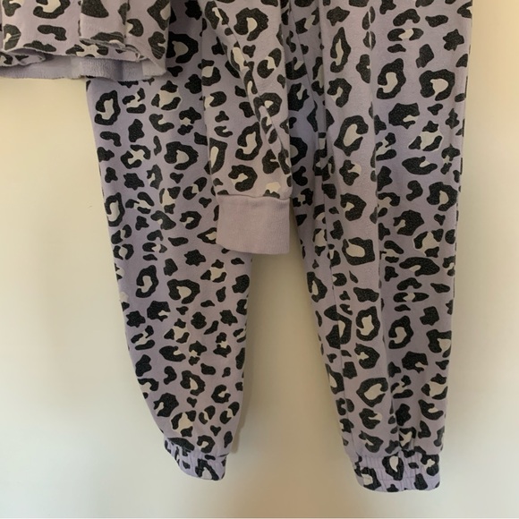 Women’s M/S COLSIE Lavender Purple Leopard Print Lounge Sweatpants Set - Picture 3 of 8